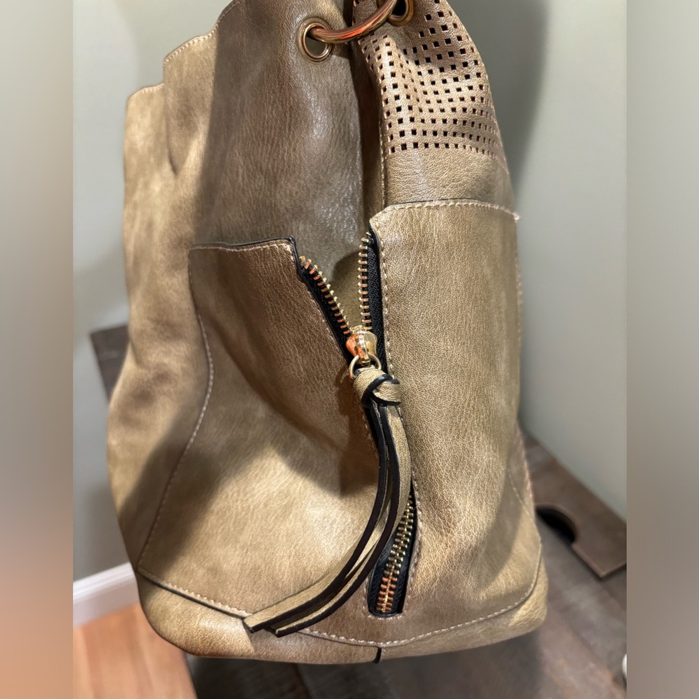 Vegan Moss Green Leather Ladies Purse. Shoulder Bag Or Crossbody - Picture 3 of 5